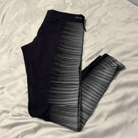 Nike Dri-fit workout leggings, Large - Picture 5 of 6